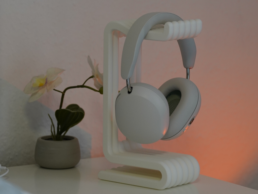 Simple Curve headphone stand